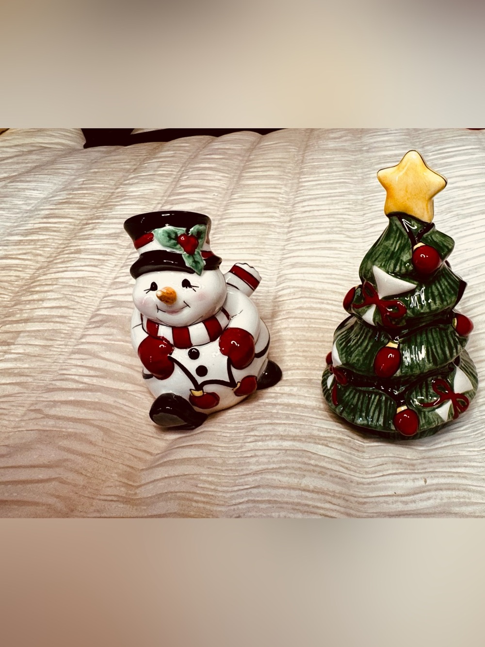 Fitz and Floyd Ceramic Snowman and Tree Set - White, Green, Red, Gold